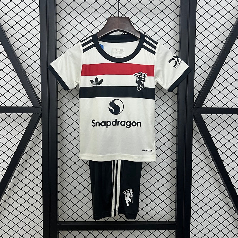 MU 24/25 – Kids Third Kit