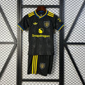 MU 25/26 – Kids Third Kit