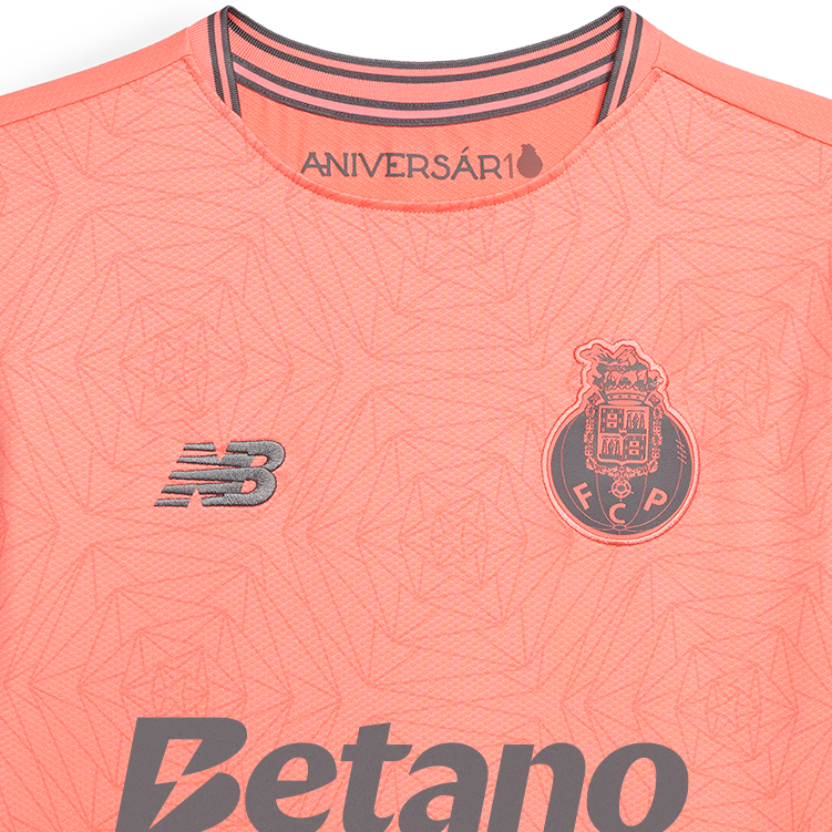FC Porto 2025/26 Pink Away Jersey