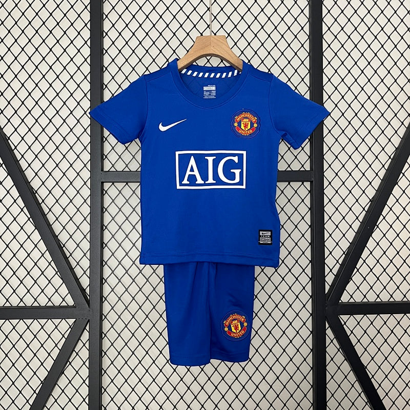 MU 08/09 – Kids Away Kit
