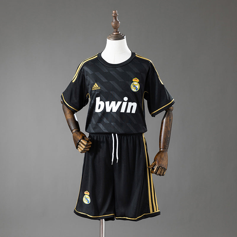 RM 11/12 Kids Away Kit retro
